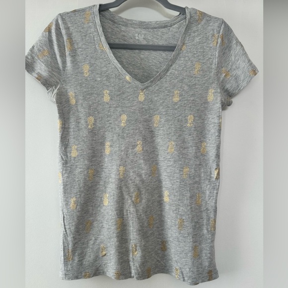 GAP Tops - GAP Gray V-Neck Tee with Gold Pineapple Motif